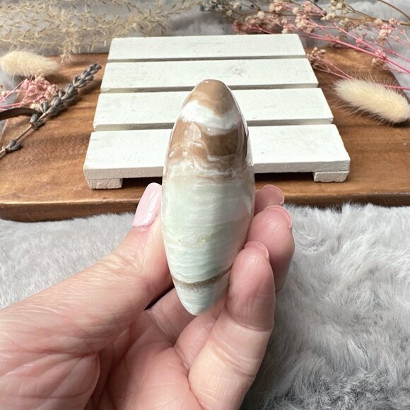 Gorgeous Small Caribbean Calcite Heart Carving - Picture 6 of 6